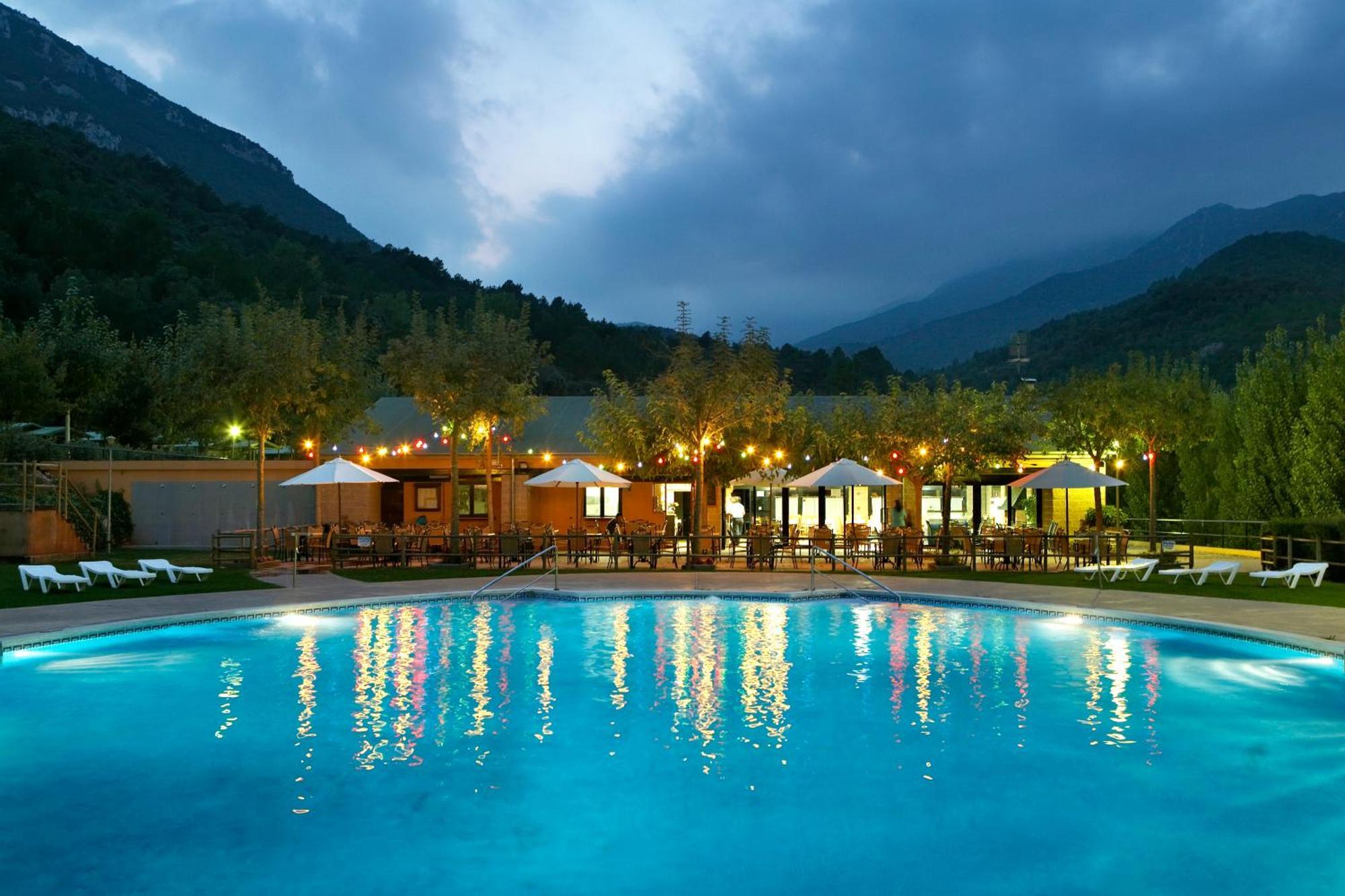 Camping Bassegoda Park Hotell Albanya Exteriör bild