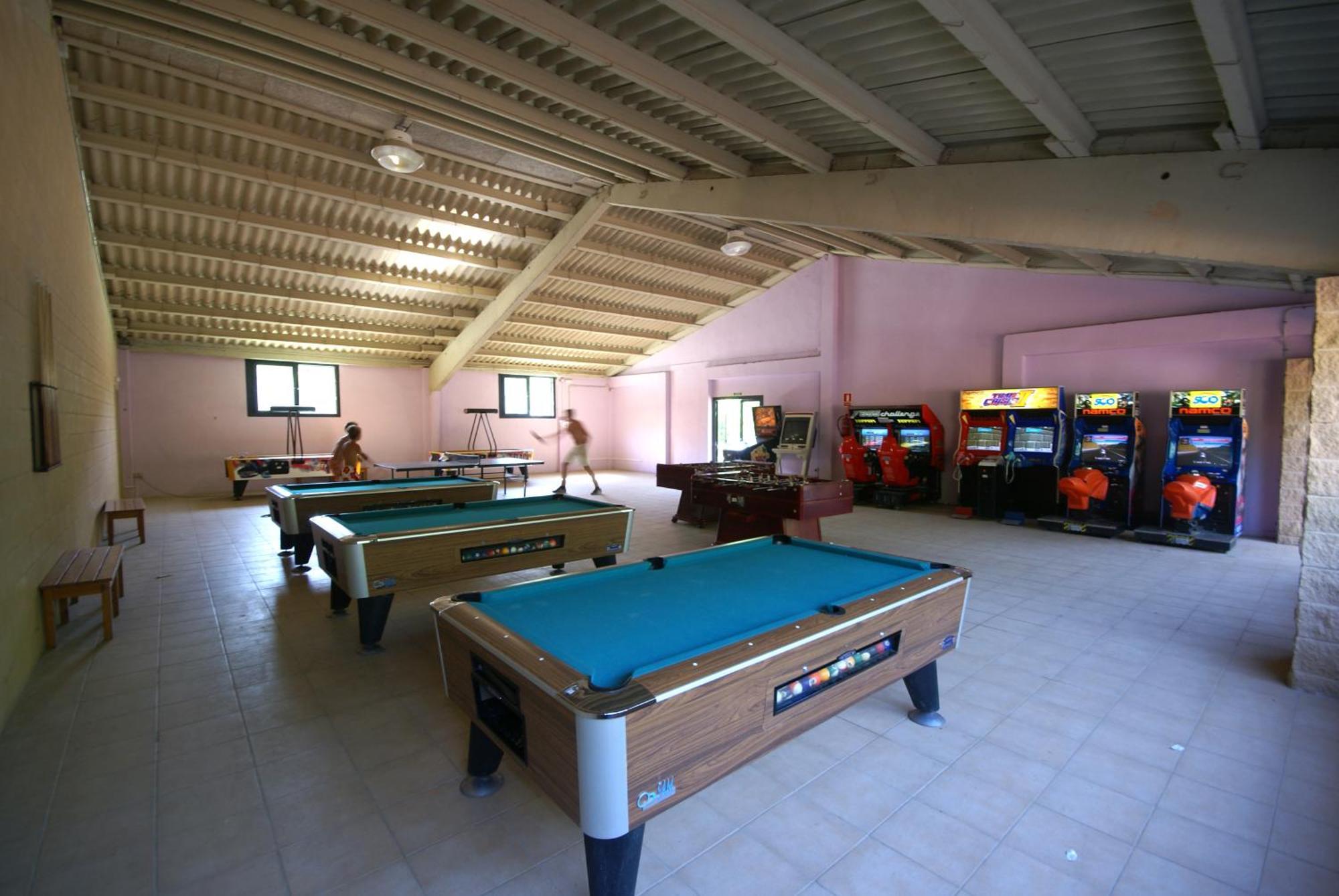 Camping Bassegoda Park Hotell Albanya Exteriör bild